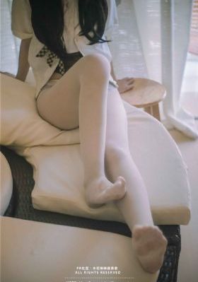 在电影院里挺进h